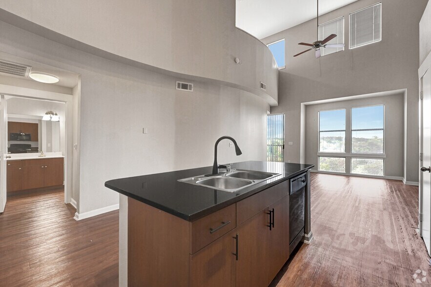 More Photos Of 251 Town Center Ln, Keller Apartments For Lease