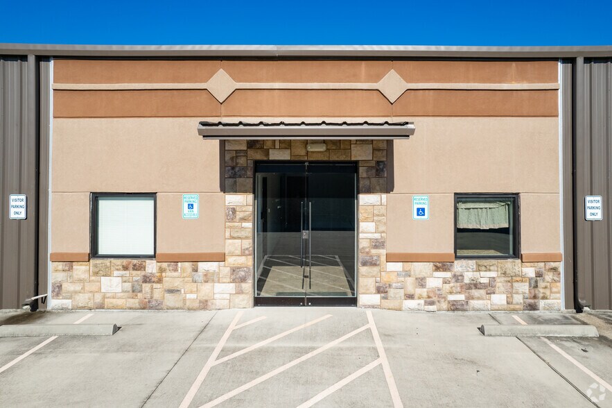 More Photos Of 12306 Shiloh Church Rd, Houston Warehouse For Lease