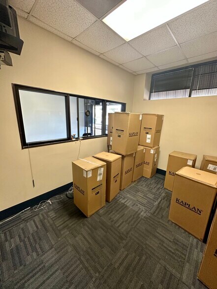 More Photos Of 1680 Broadway, Macon-Bibb Freestanding For Sale