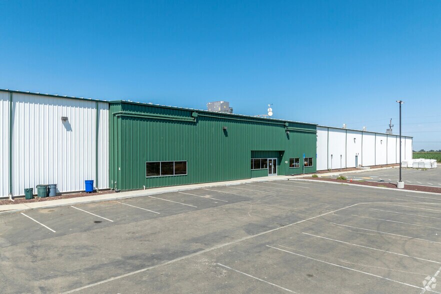 More Photos Of 1930 Lemon Ave, Patterson Food Processing For Sale