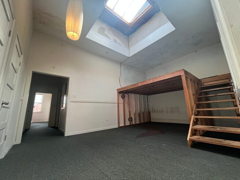 More Photos Of 736-738 Grant Ave, San Francisco Storefront Retail Office For Sale