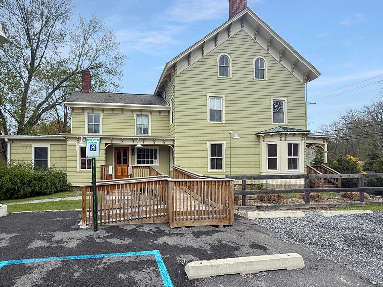 More Photos Of 2321-2325 NY-9D, Wappingers Falls Flex For Sale