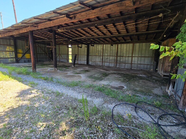 More Photos Of 325 Winslow St, Fayetteville Loft Creative Space For Lease