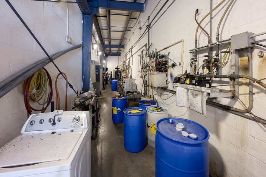 More Photos Of 8090 Gladiolus Dr, Fort Myers Carwash For Sale