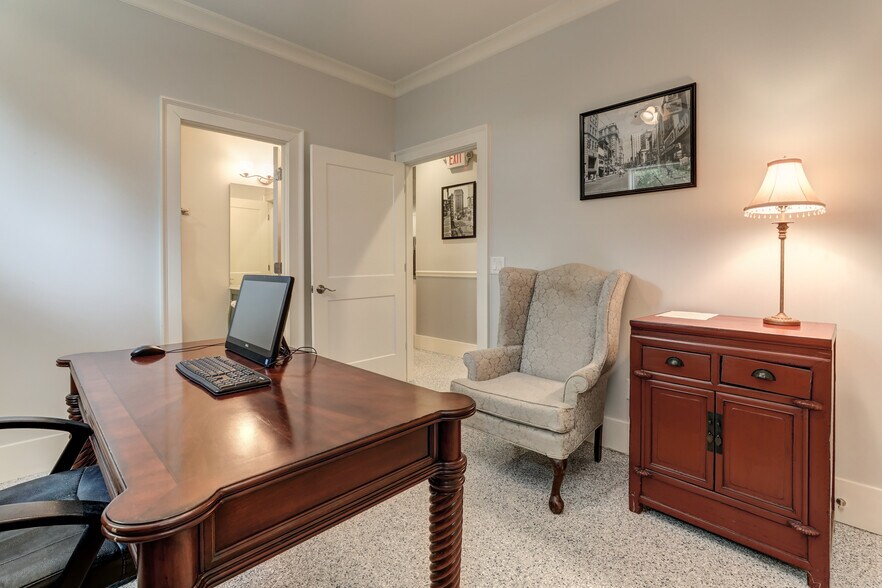 More Photos Of 2972 Lookout Pl NE, Atlanta Office Residential For Sale