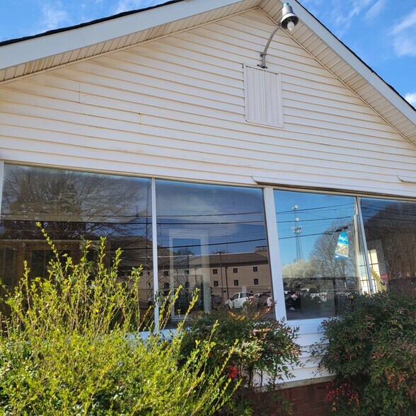 Primary Photo Of 2731 Church St, East Point Medical For Sale