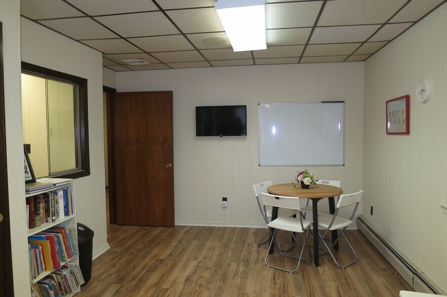 More Photos Of 332-334 North Ave, Garwood Loft Creative Space For Lease