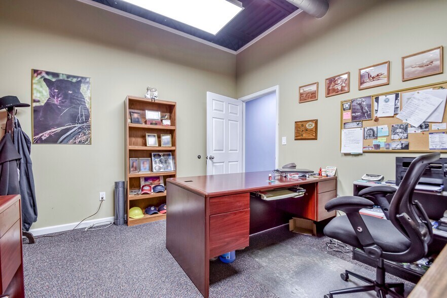 More Photos Of 1366 E 346th St, Eastlake Restaurant For Sale