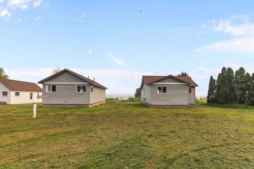 More Photos Of 138 E Front St, Marquette Trailer Camper Park For Sale