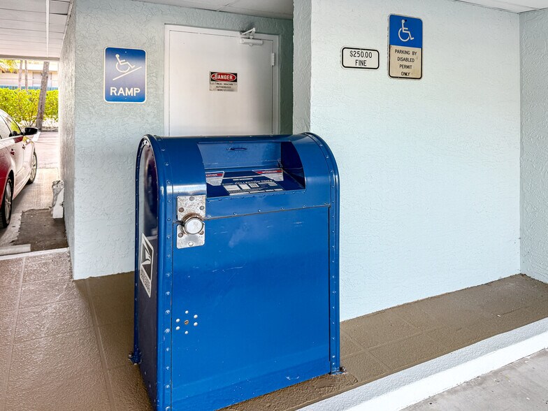 More Photos Of 2335 Tamiami Trl N, Naples Medical For Sale