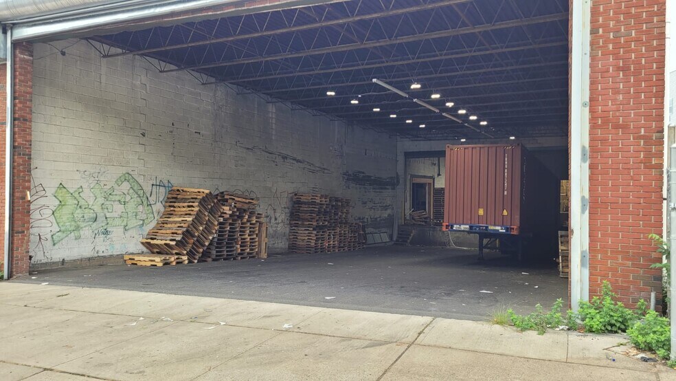 More Photos Of 293-309 Marshall St, Paterson Warehouse For Lease