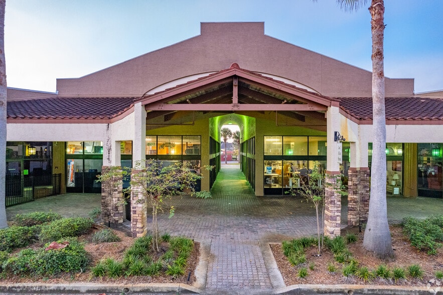 More Photos Of 4802 Gunn Hwy, Tampa Unknown For Lease