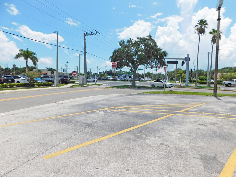 More Photos Of 1102-1114 Lake Dr, Cocoa General Retail For Lease