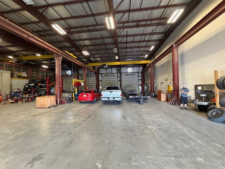 More Photos Of 3701 Windmill Rd, Cleburne Manufacturing For Lease