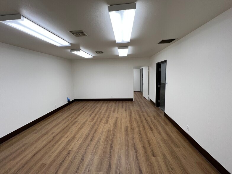 More Photos Of 5436 Cleon Ave, North Hollywood Warehouse For Lease