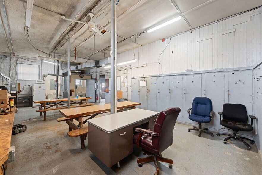 More Photos Of 1072 Main St, West Warwick Office For Sale