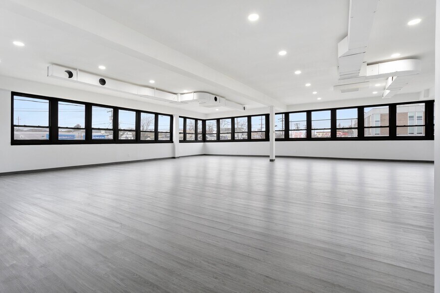 More Photos Of 1200 Hempstead Tpke, Franklin Square Medical For Sale