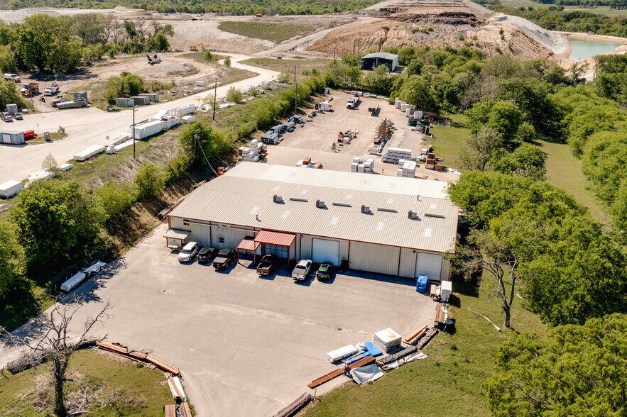 More Photos Of 2462 E University Dr, McKinney Warehouse For Sale