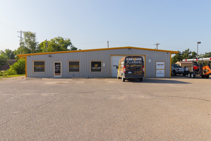 More Photos Of 1919 W Central Ave, El Dorado Warehouse For Lease