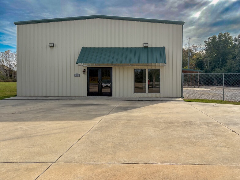 Primary Photo Of 725 Cardinal Cir, Summerdale Industrial For Lease