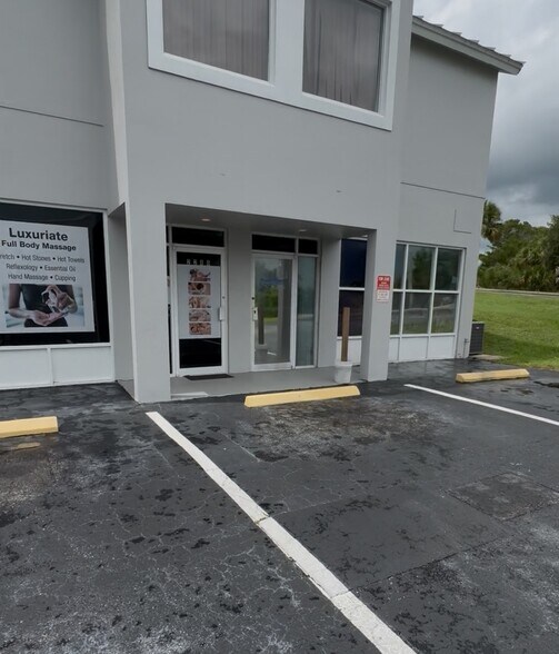 More Photos Of 2250-2296 N US Highway 1, Fort Pierce Office For Lease
