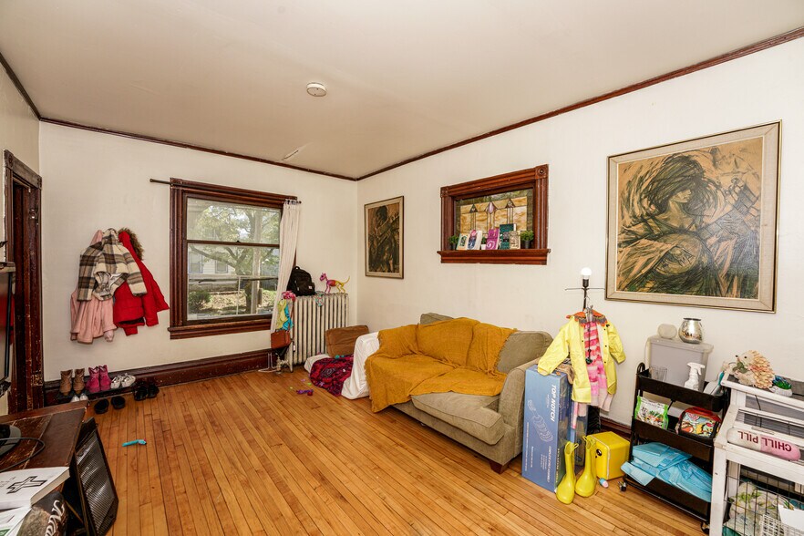 More Photos Of 1825 N Astor St, Milwaukee Apartments For Sale