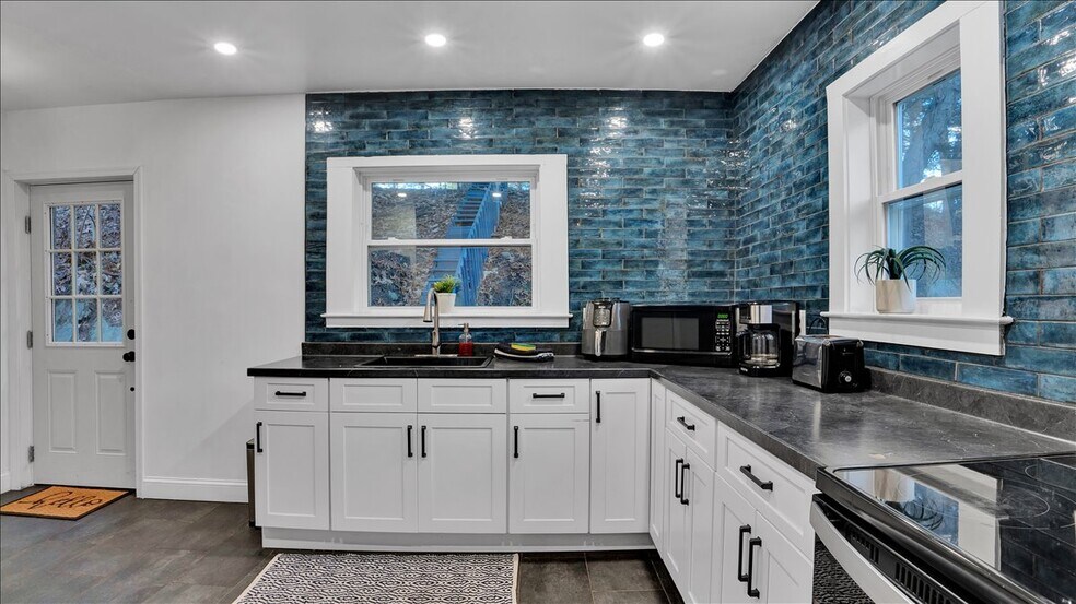 More Photos Of 5951 Milford Rd, East Stroudsburg Specialty For Sale