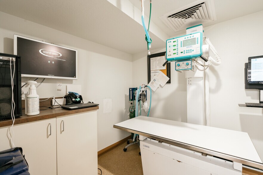 More Photos Of 6400 4th St N, Saint Petersburg Medical For Sale
