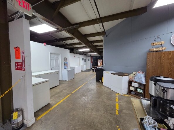 More Photos Of 500 W Goldsboro St, Kenly Warehouse For Sale
