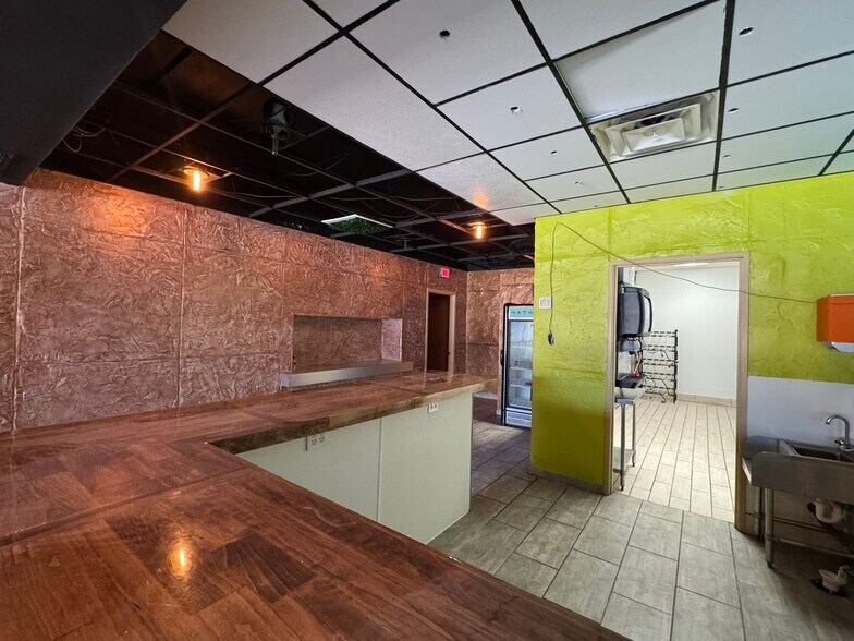 More Photos Of 14 N College Ave, Saint Joseph Storefront For Sale