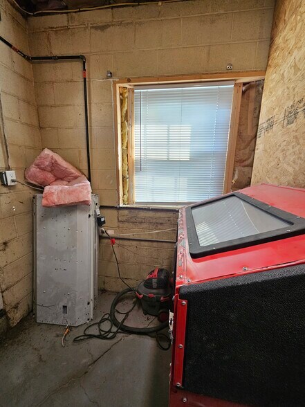 More Photos Of 1813 Main St, Northampton General Retail For Lease