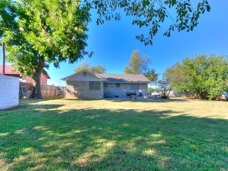 More Photos Of 16446 NE 23rd St, Choctaw Office Residential For Sale