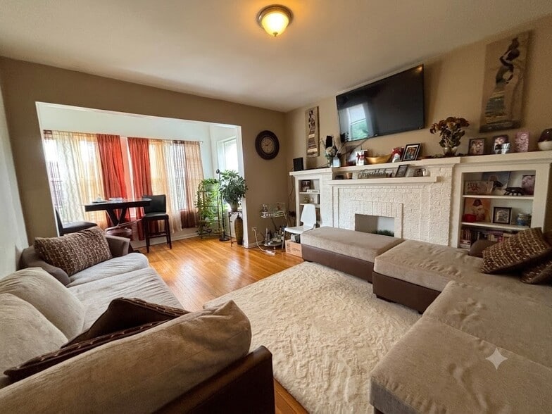 More Photos Of 5322 W Washington Ave, Chicago Apartments For Sale