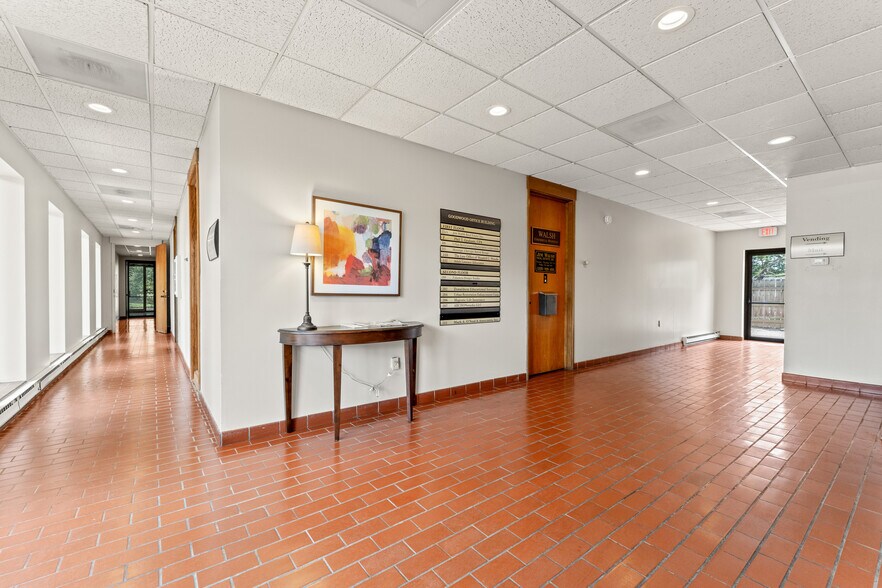 More Photos Of 7732 Goodwood Blvd, Baton Rouge Office Residential For Sale