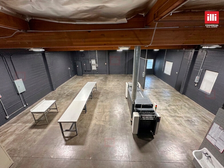 More Photos Of 2301 Empire Ave, Burbank Light Manufacturing For Lease