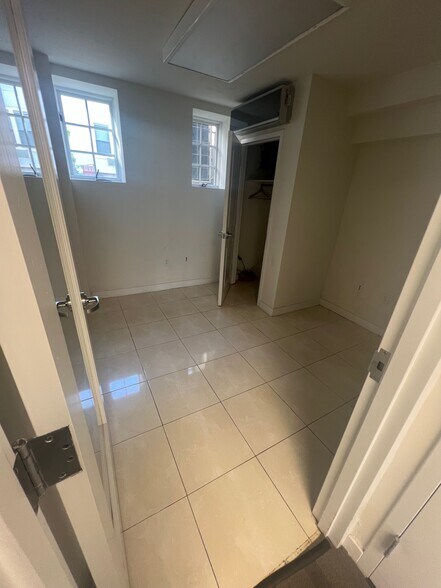 More Photos Of 277 Grand St, Jersey City Apartments For Lease