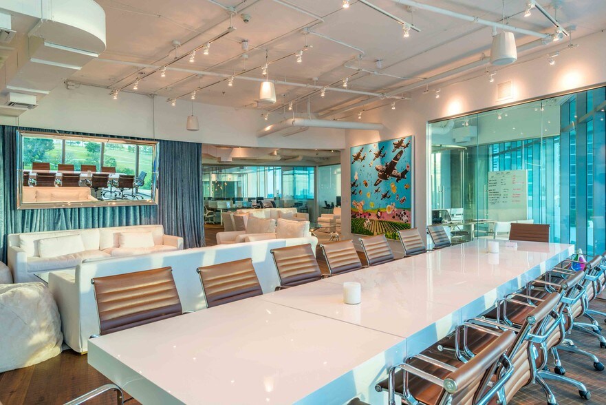 More Photos Of 900-990 Biscayne Blvd, Miami Apartments For Sale