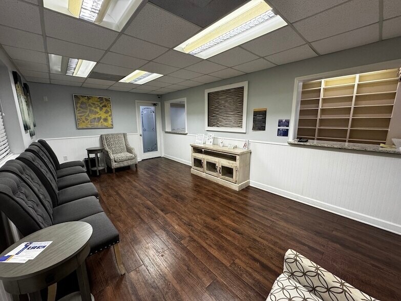 More Photos Of 9776 San Jose Blvd, Jacksonville Medical For Sale