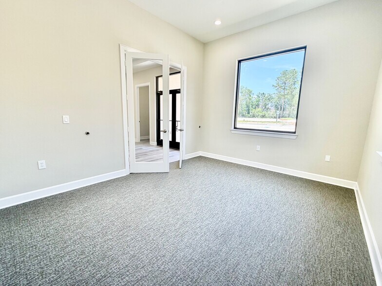More Photos Of 350 Grand Link Dr, Conroe Medical For Lease