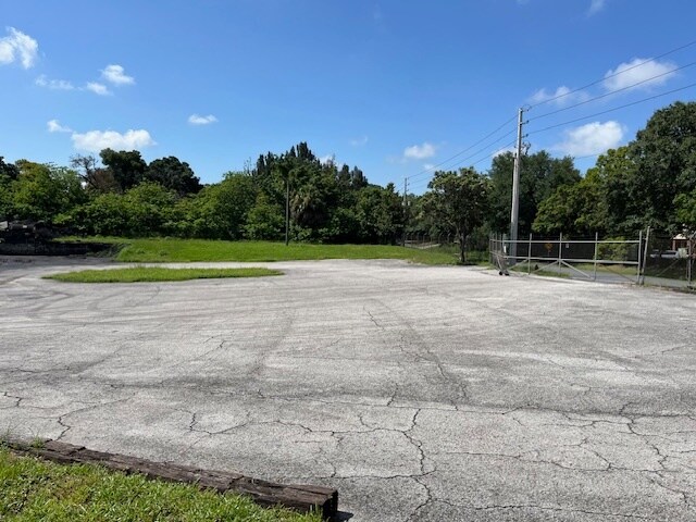 More Photos Of 710 S Rossiter St, Mount Dora Warehouse For Sale