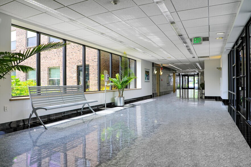 More Photos Of 9199 Reisterstown Rd, Owings Mills Office For Lease