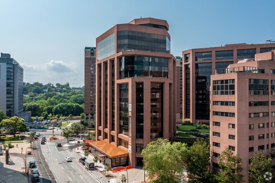 More Photos Of 1 Martine Ave, White Plains Apartments For Lease