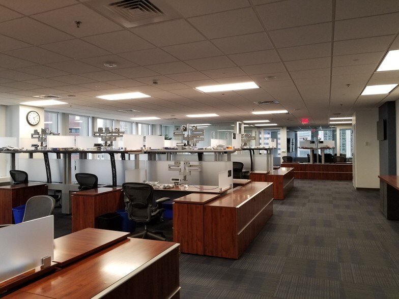 More Photos Of 1500 Main St, Springfield Medical For Lease