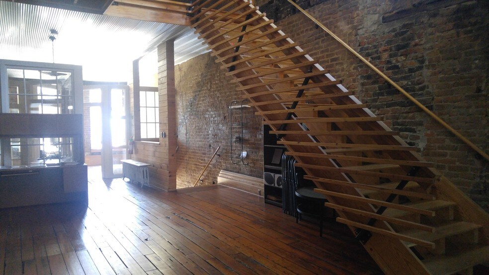 More Photos Of 714 Gay, Knoxville General Retail For Lease