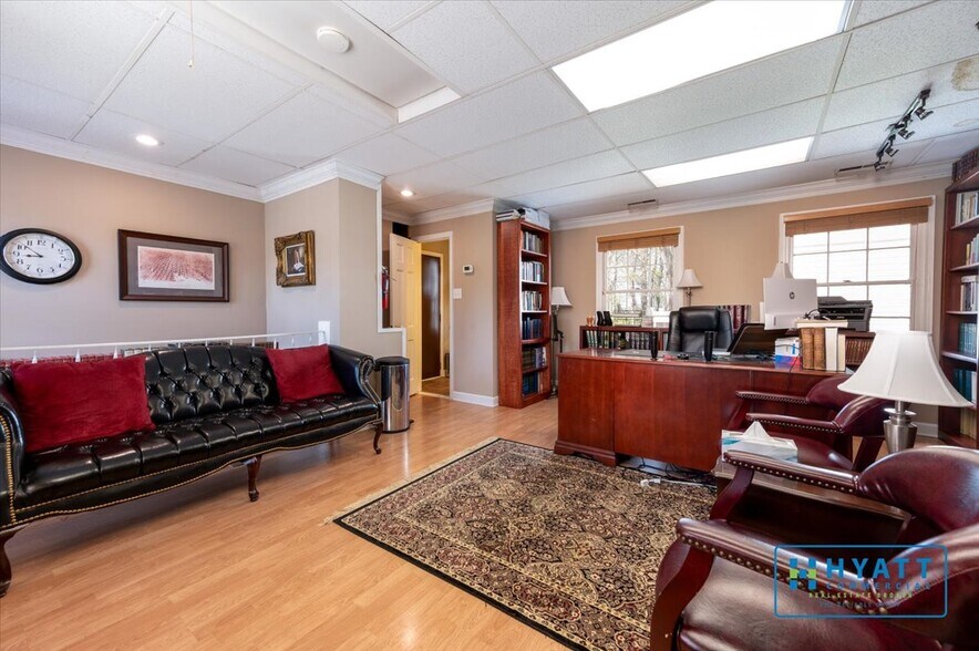 More Photos Of 1666 Village Grn, Crofton Office For Sale