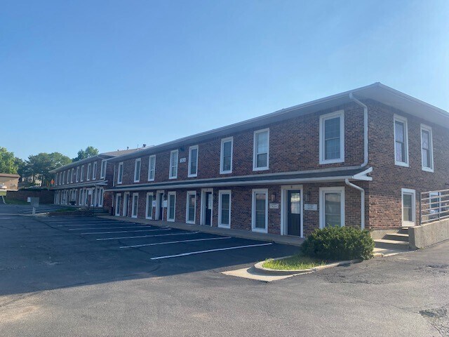 More Photos Of 13839 S Mur-Len Rd, Olathe Medical For Lease