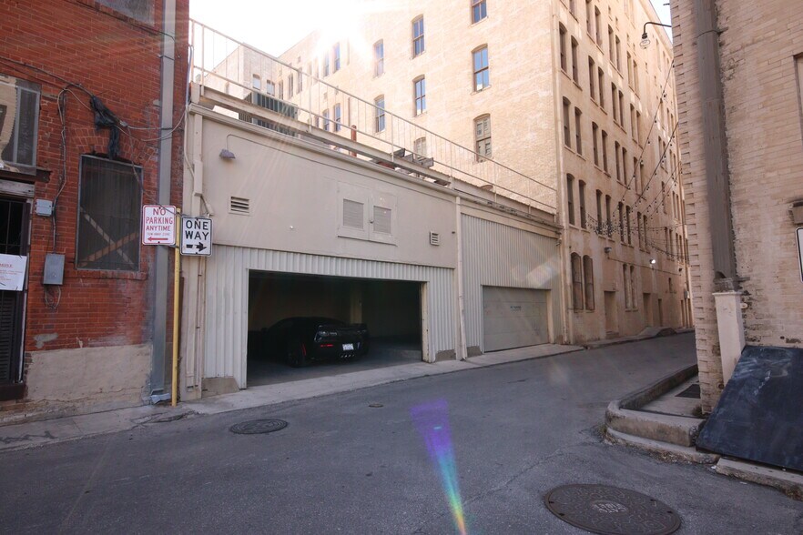 More Photos Of 515 E Houston St, San Antonio Storefront Retail Office For Lease
