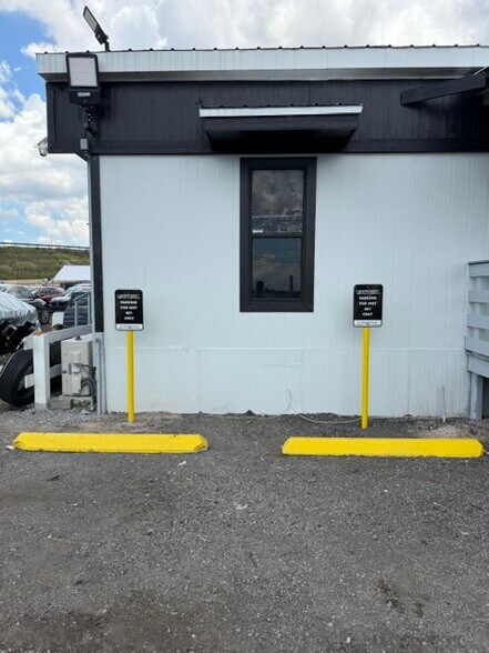 More Photos Of 1505 W Landstreet Rd, Orlando Auto Dealership For Lease