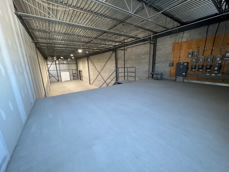 More Photos Of 1300-1360 Rue Louis-Marchand, Beloeil Warehouse For Lease