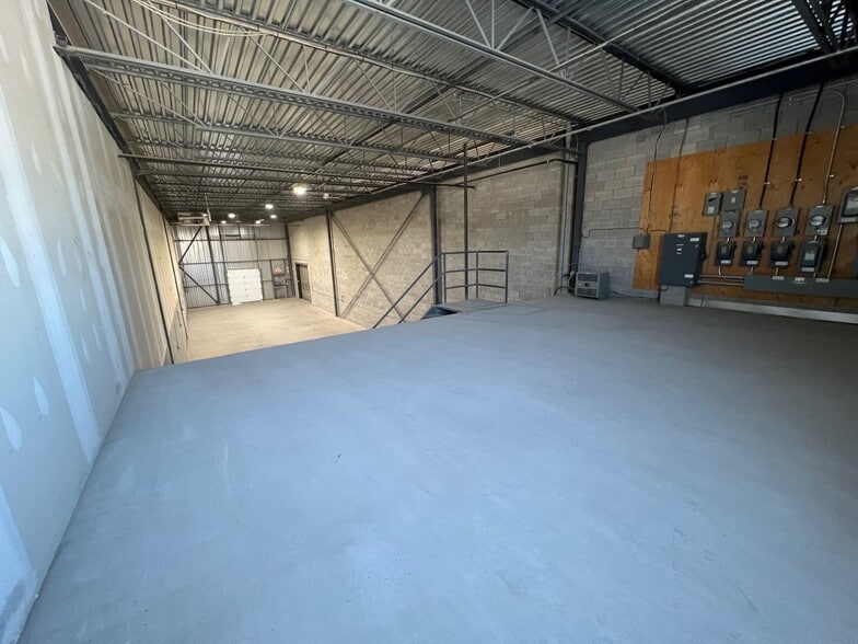 More Photos Of 1300-1360 Rue Louis-Marchand, Beloeil Warehouse For Sale